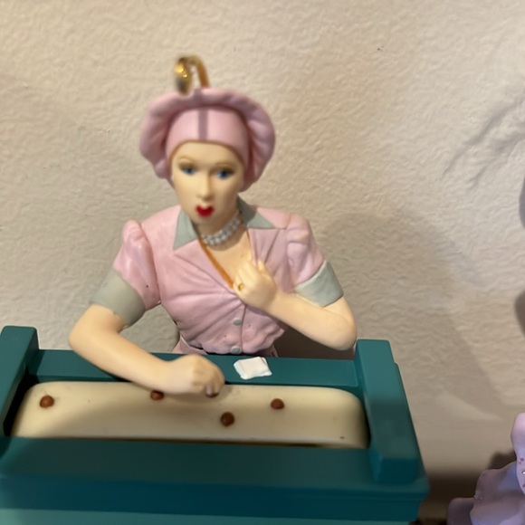 Two I love Lucy Christmas ornaments - Picture 2 of 9